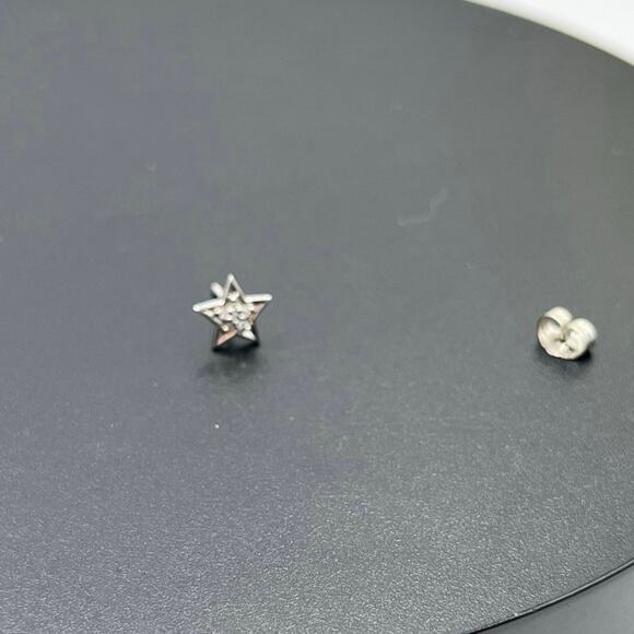 SB Designer 10k White Gold Diamond Chip Star Stud Pierced Earrings *Single - Picture 3 of 11